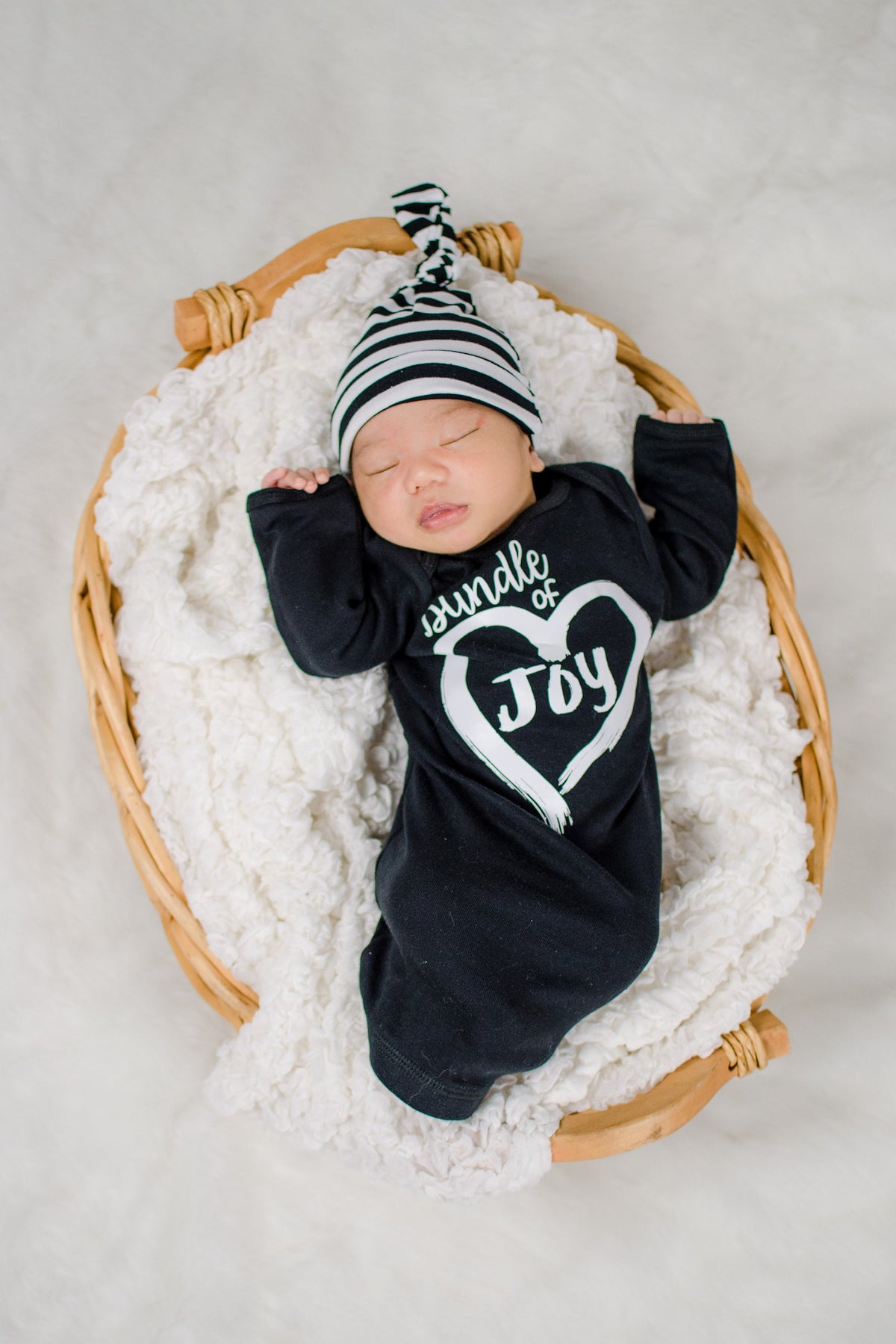 Gender Neutral Baby Coming Home Outfit: Personalized Newborn Gift