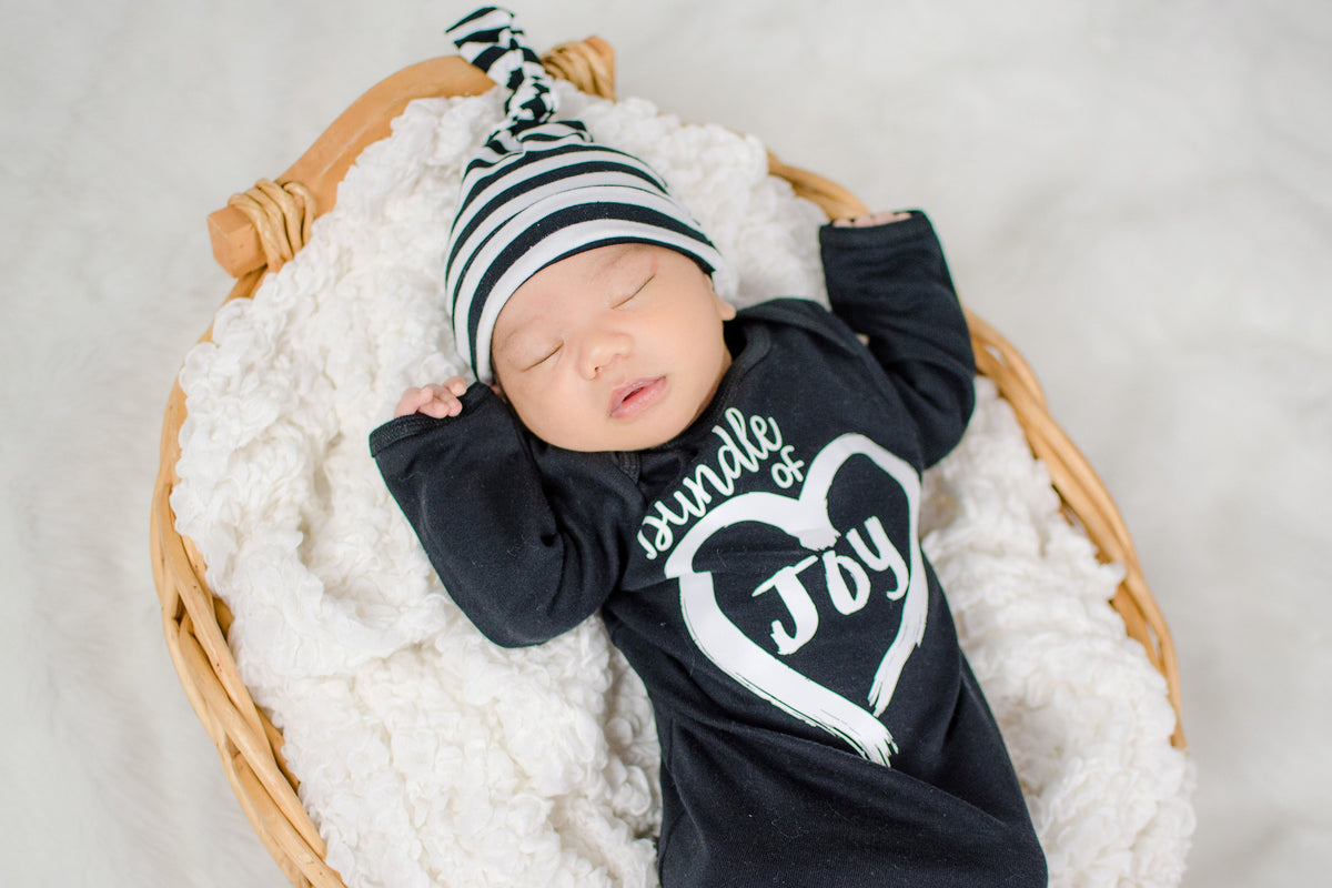 Gender Neutral Baby Coming Home Outfit: Personalized Newborn Gift