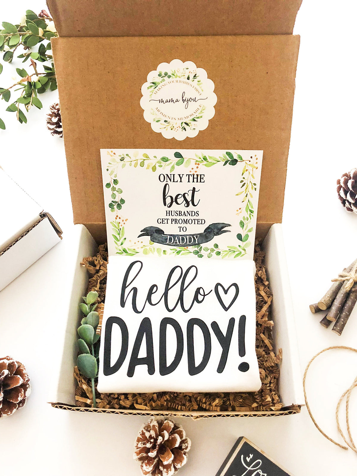 Hello Daddy Pregnancy Announcement Bodysuit & Gift Box