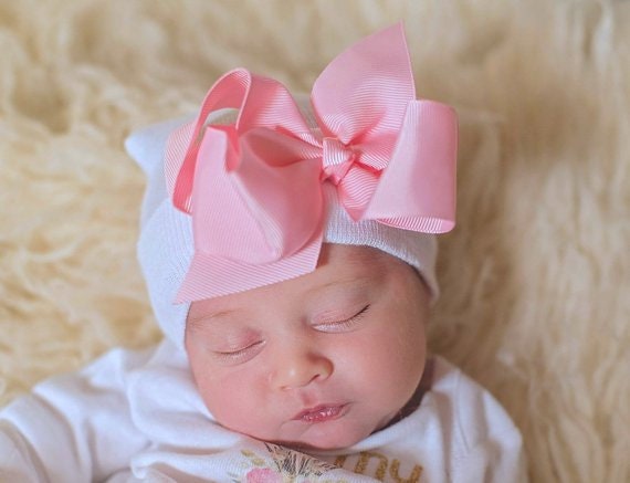 Newborn Girl Hat: Customizable Hospital Beanie with Grosgrain Bow