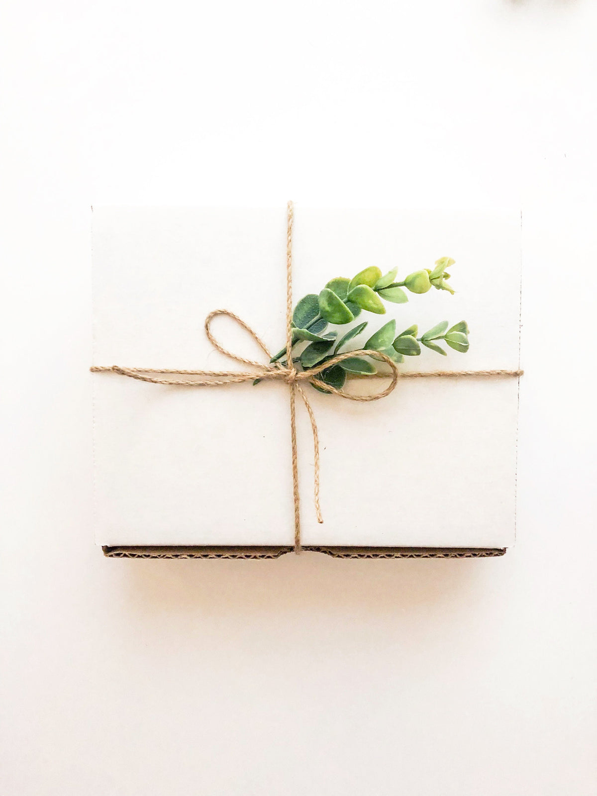 Pregnancy Announcement Gift Box: Baby Reveal Bodysuit