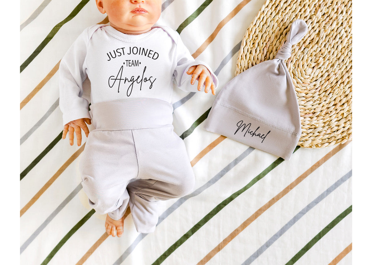 Custom Aunt Sweatshirt: Personalized Names on Sleeve, Auntie Gift