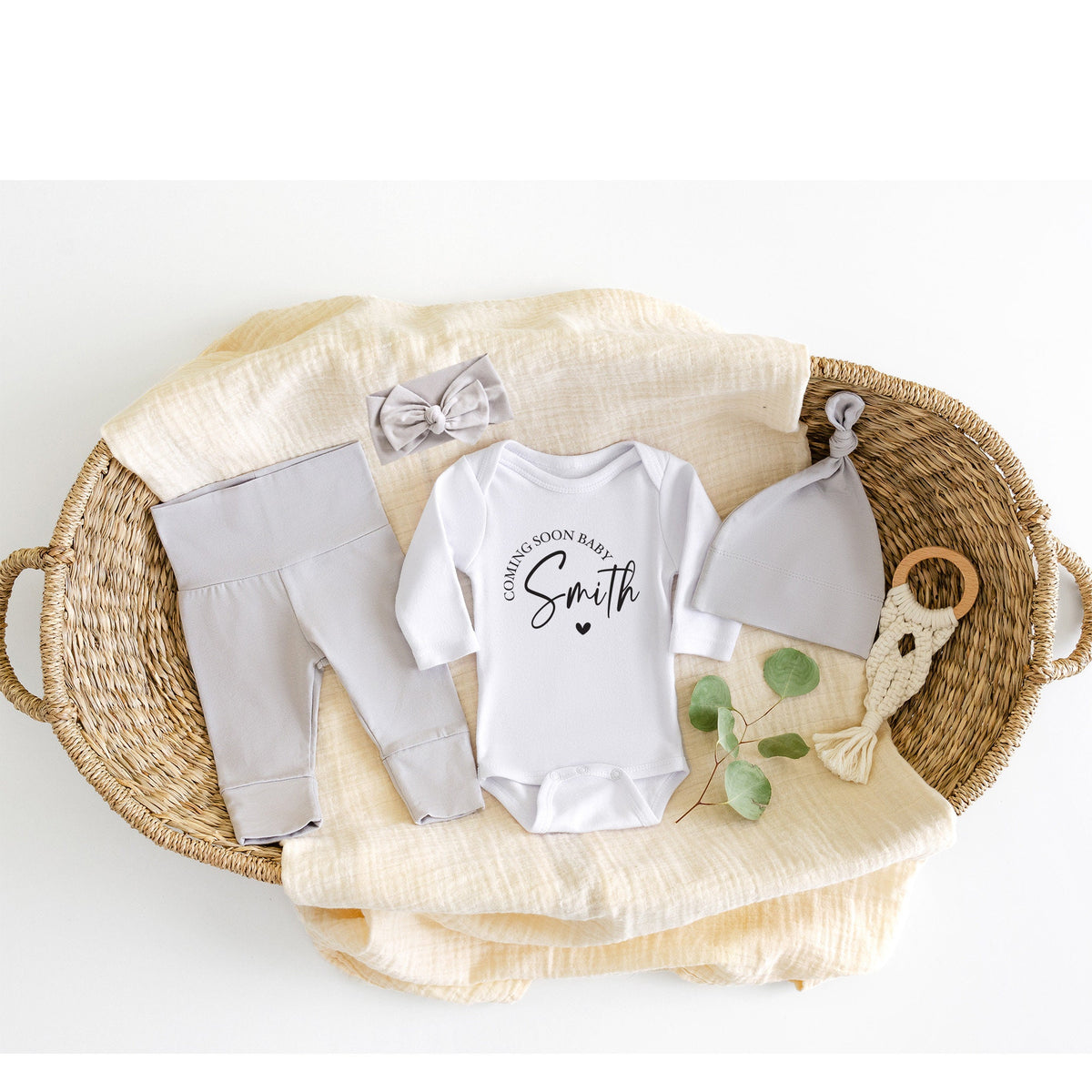 Pregnancy Announcement Sweatshirt: Personalized Mama or Daddy in the Making